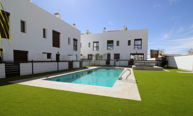 Adosados - New Build - Pilar de la Horadada -
                Pilar de la Horadada