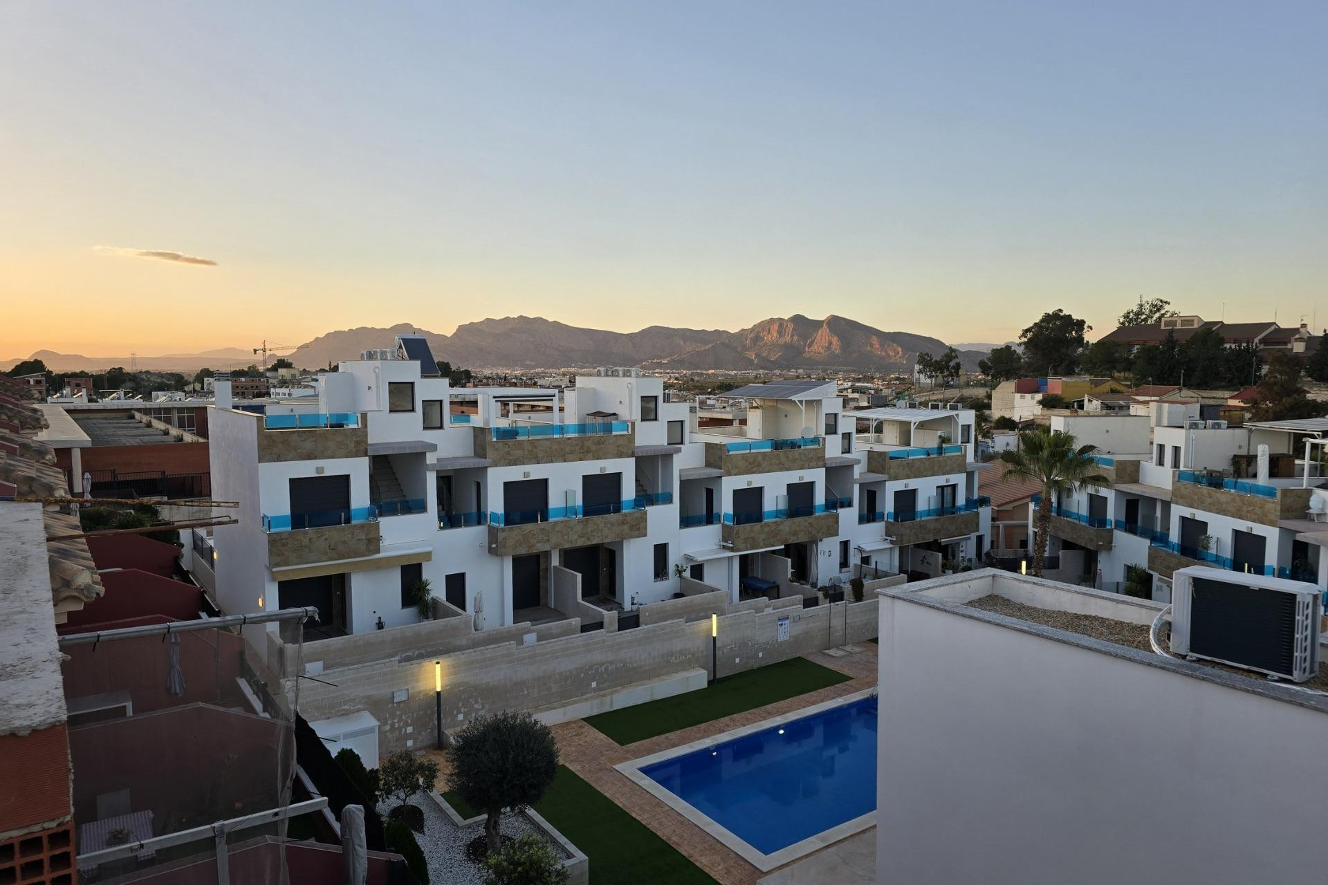 Alquiler a corto plazo - Town House -
Bigastro - pueblo