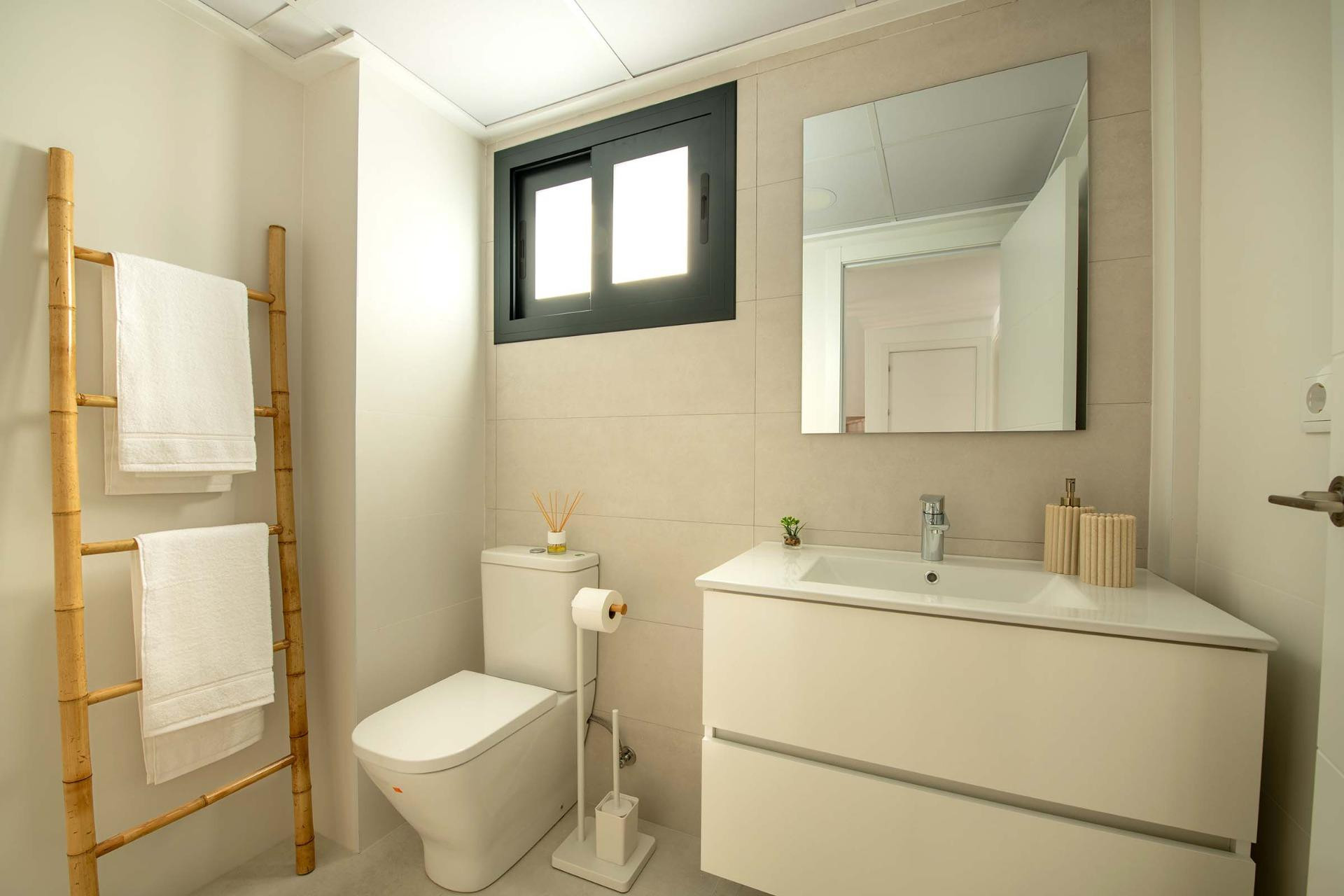 Alquiler a corto plazo - Town House -
Cox - San Fernando