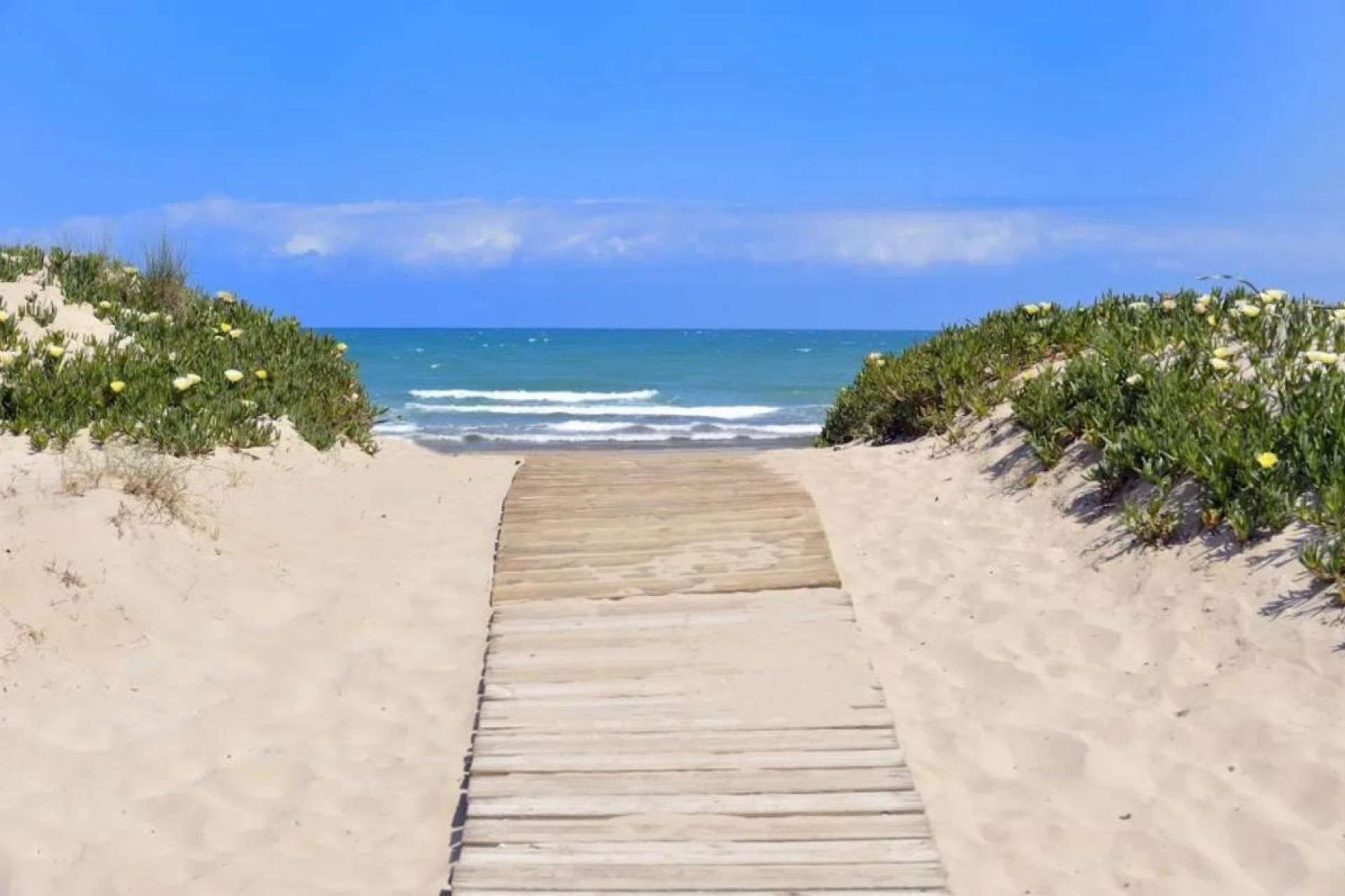 Новое здание - Adosados -
Denia - Calle Riu Vernissa, 31