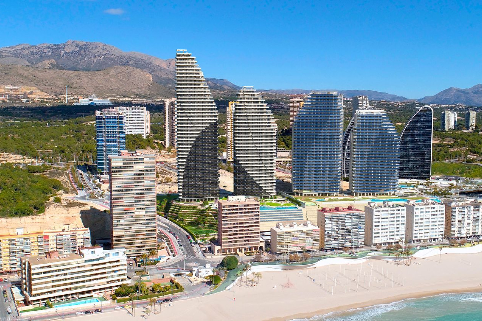 Новое здание - Apartamentos -
Benidorm
