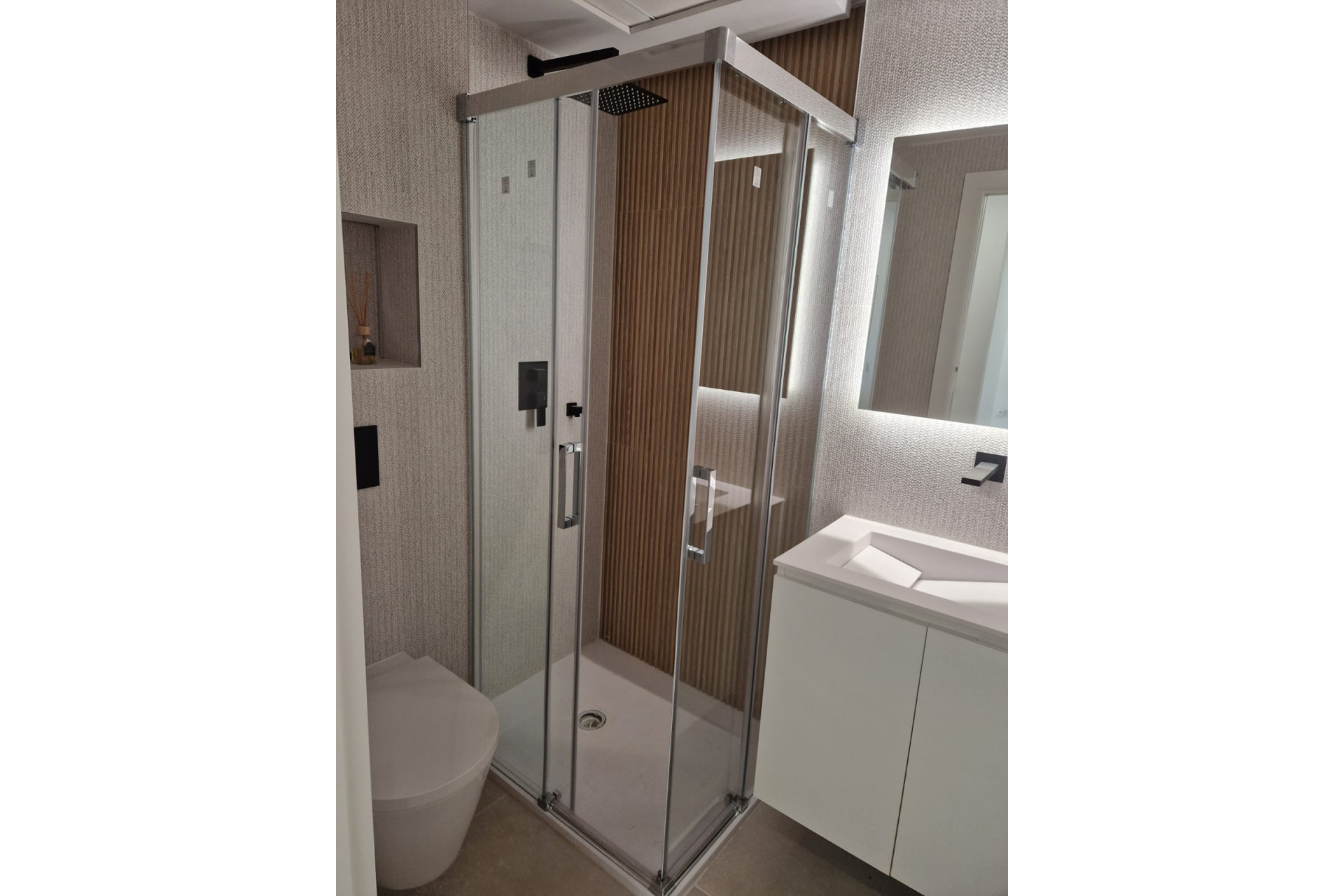 Новое здание - Bajos -
Denia - 03700, Llac Sanabria, 2