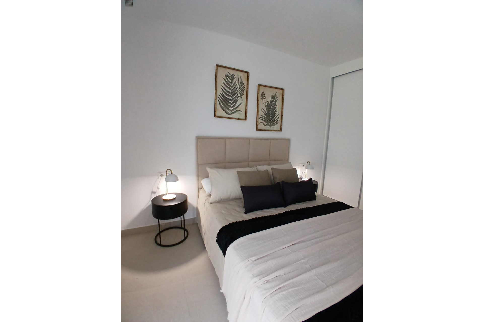 Новое здание - Quad House -
Bigastro - Loma Alta