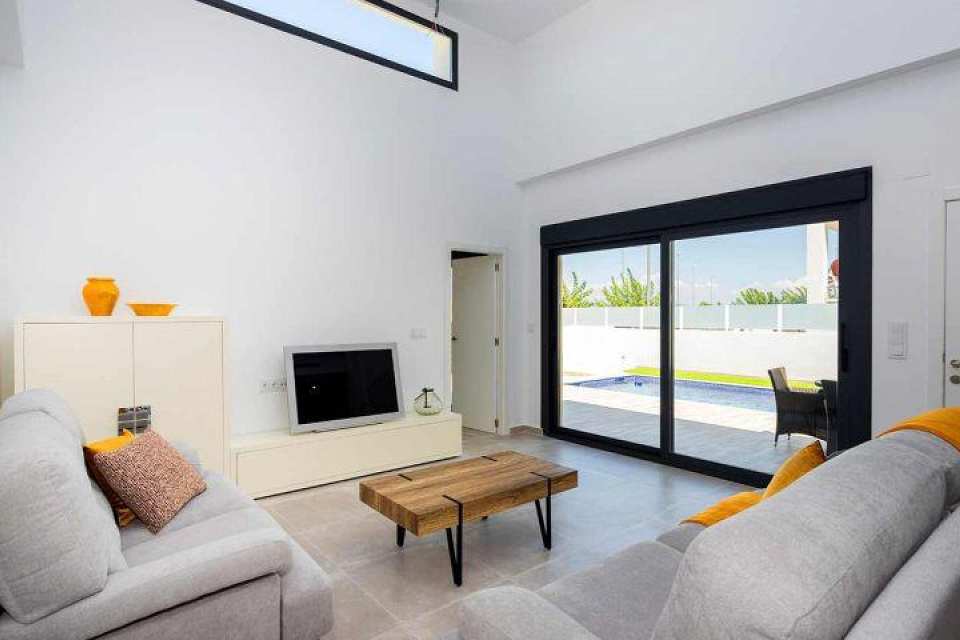 Новое здание - Quad House -
Daya Nueva - Centro