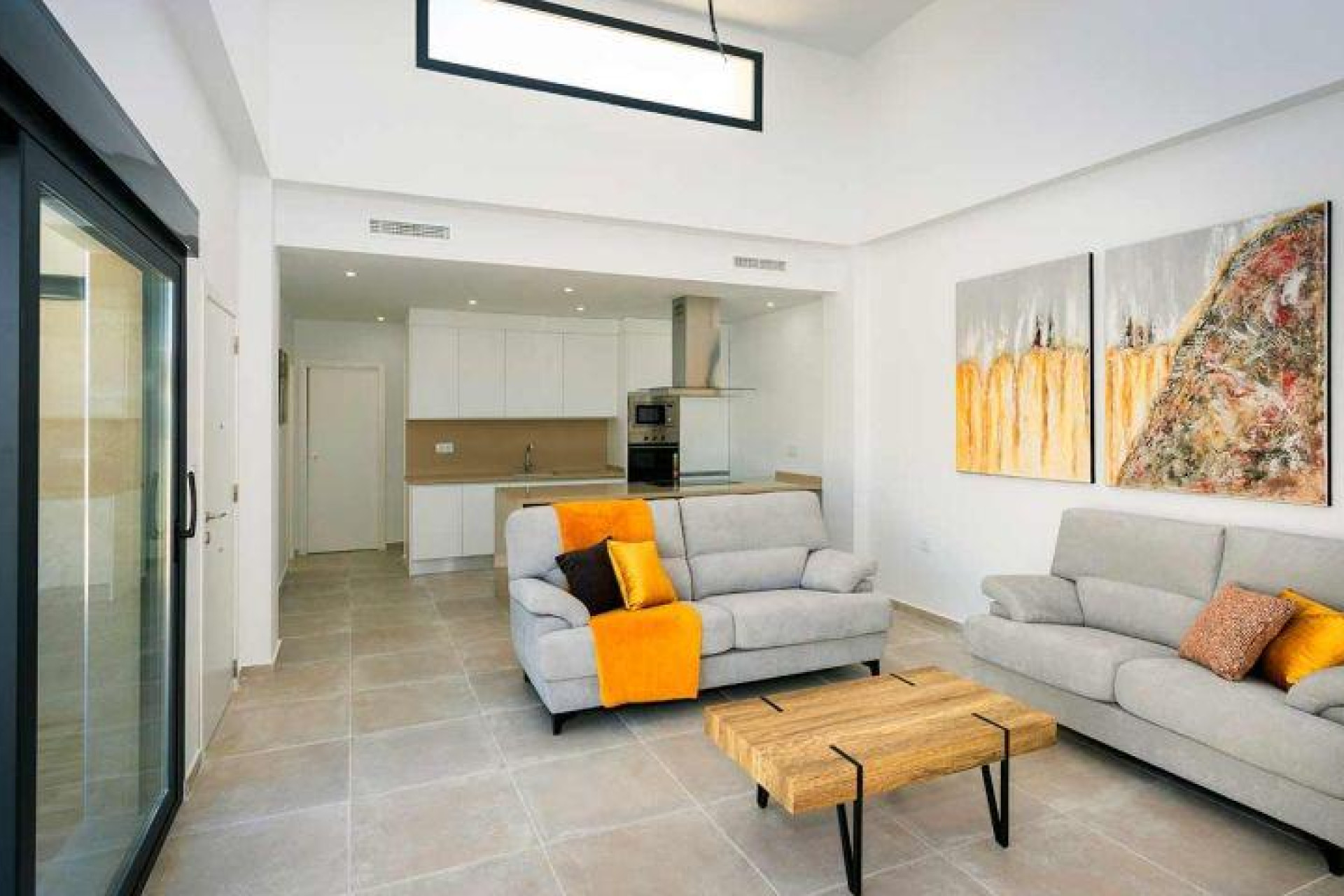 Новое здание - Quad House -
Daya Nueva - Centro