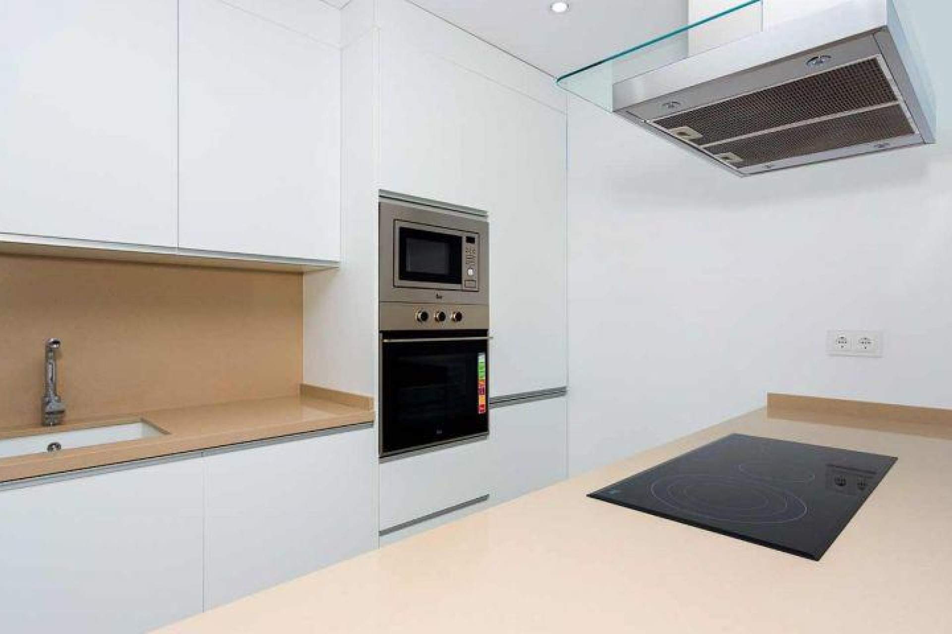 Новое здание - Quad House -
Daya Nueva - Centro