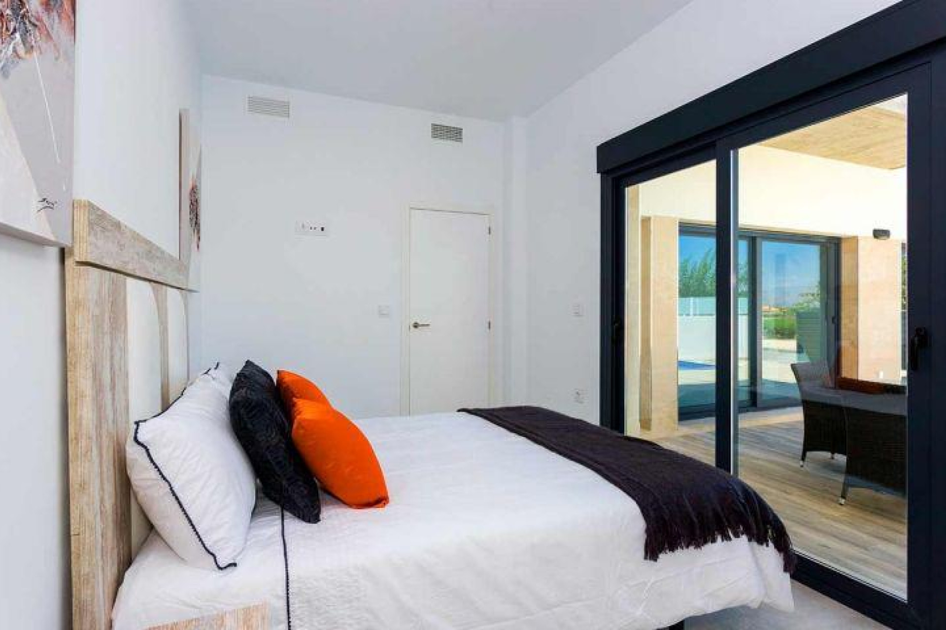 Новое здание - Quad House -
Daya Nueva - Centro