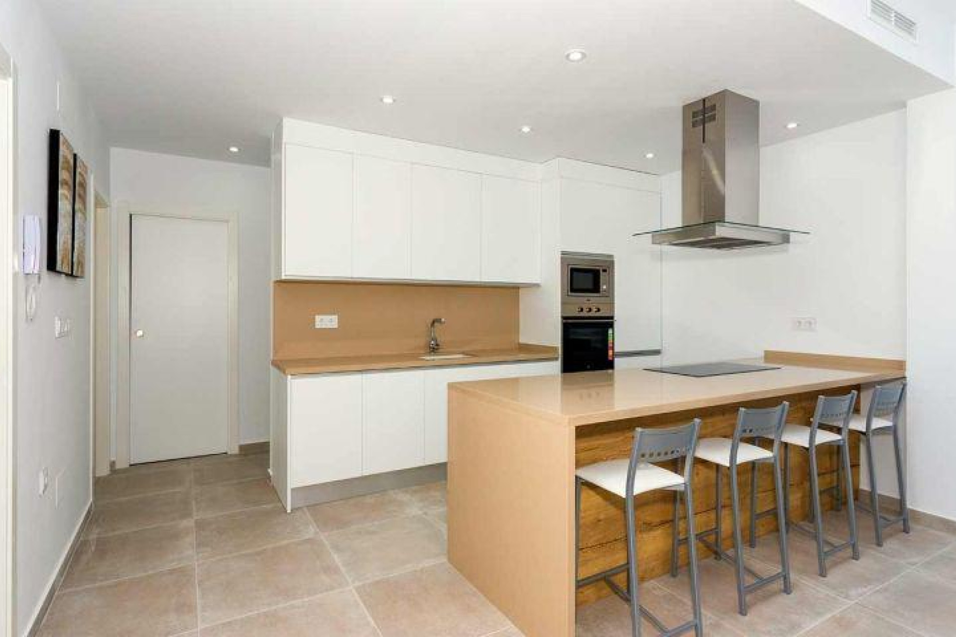 Новое здание - Quad House -
Daya Nueva - Centro