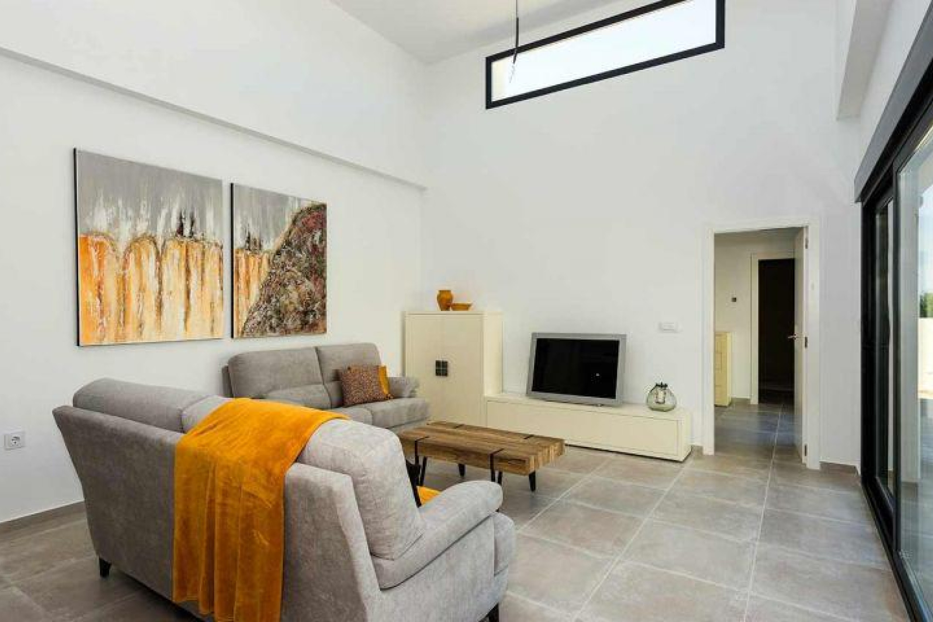 Новое здание - Quad House -
Daya Nueva - Centro