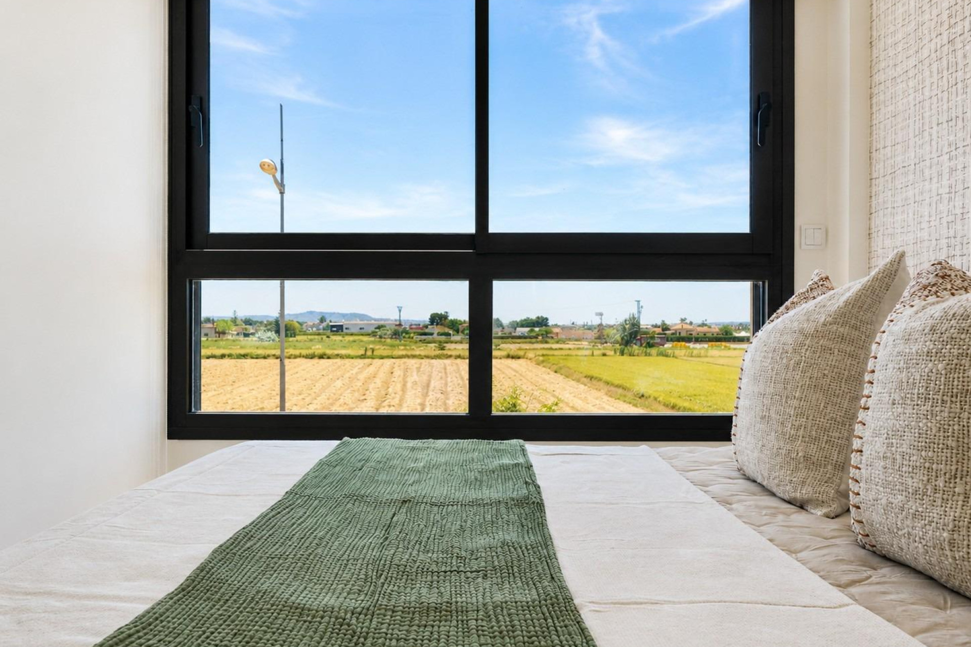Новое здание - Town House -
Dolores - Sector 2