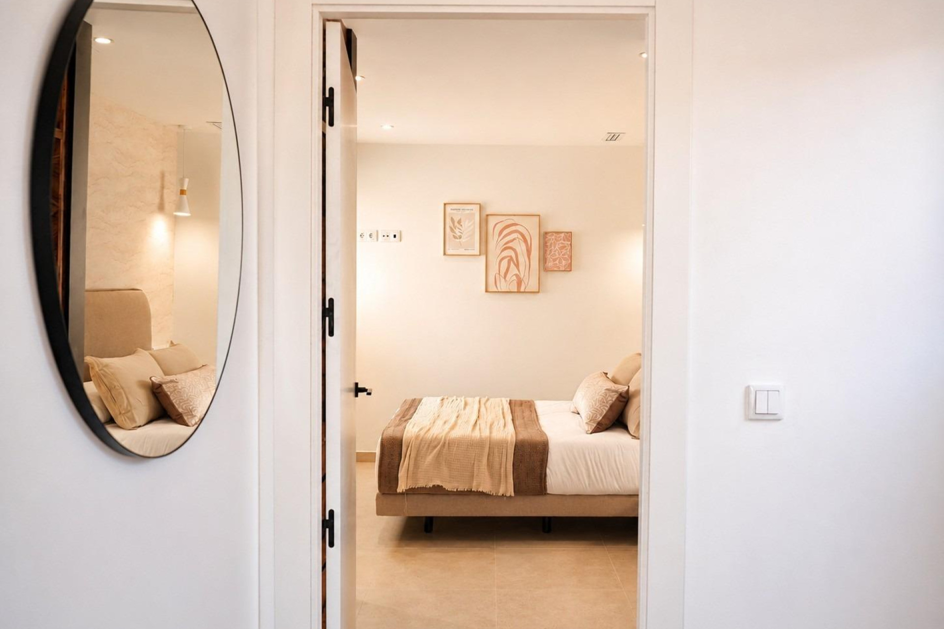 Новое здание - Town House -
Dolores - Sector 2