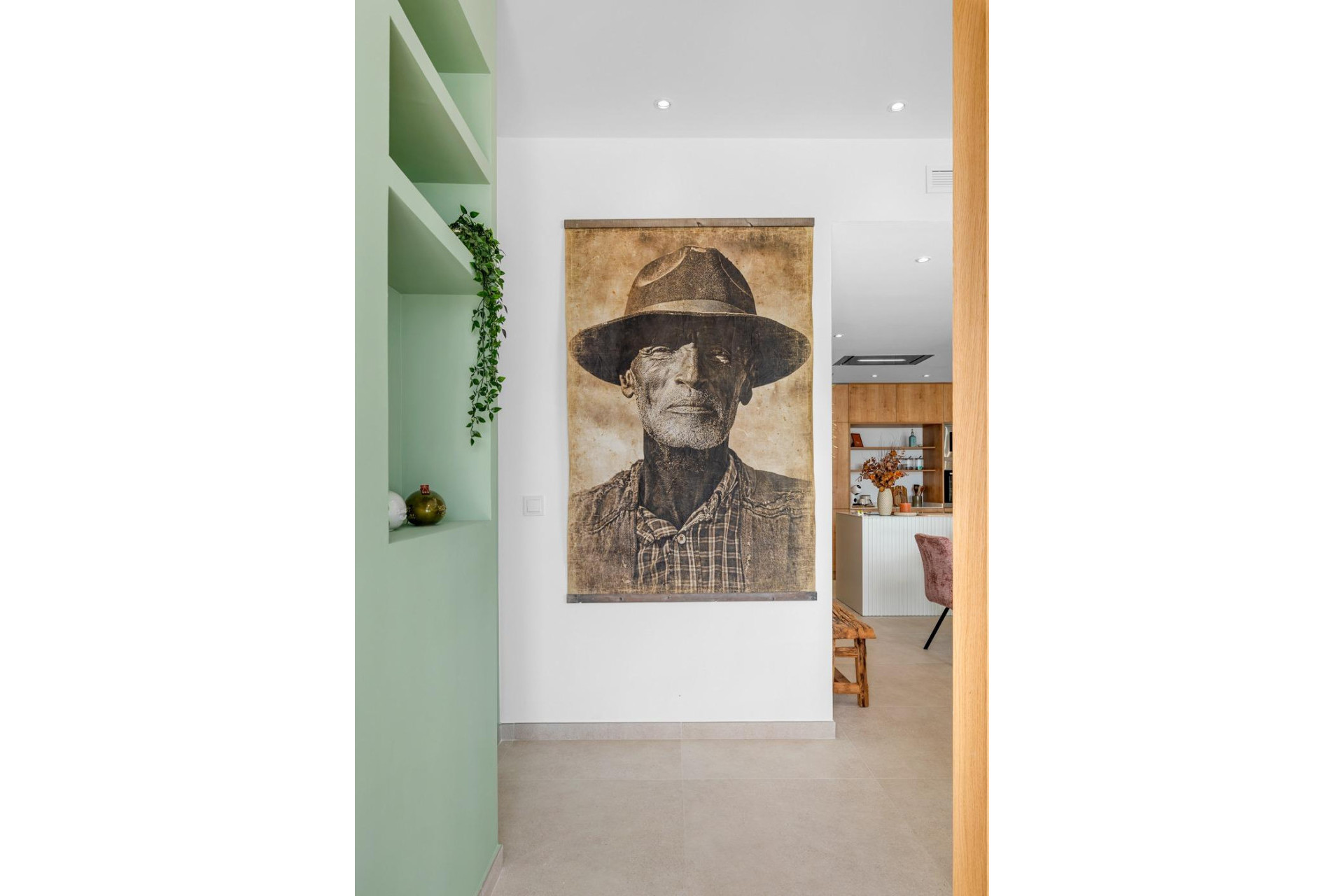 Новое здание - Town House -
Dolores - Sector 3