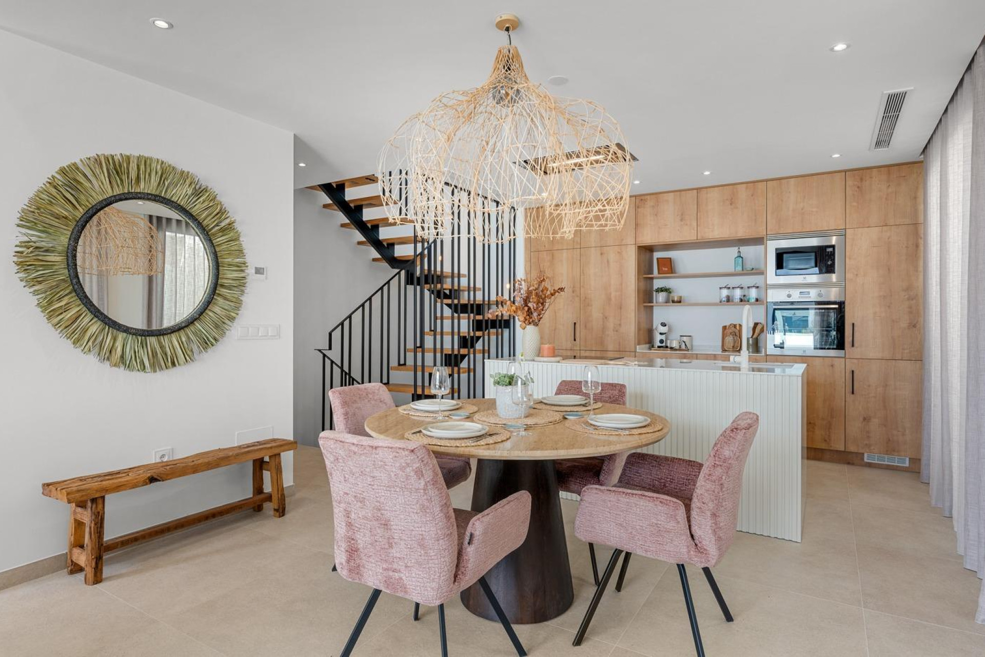 Новое здание - Town House -
Dolores - Sector 3