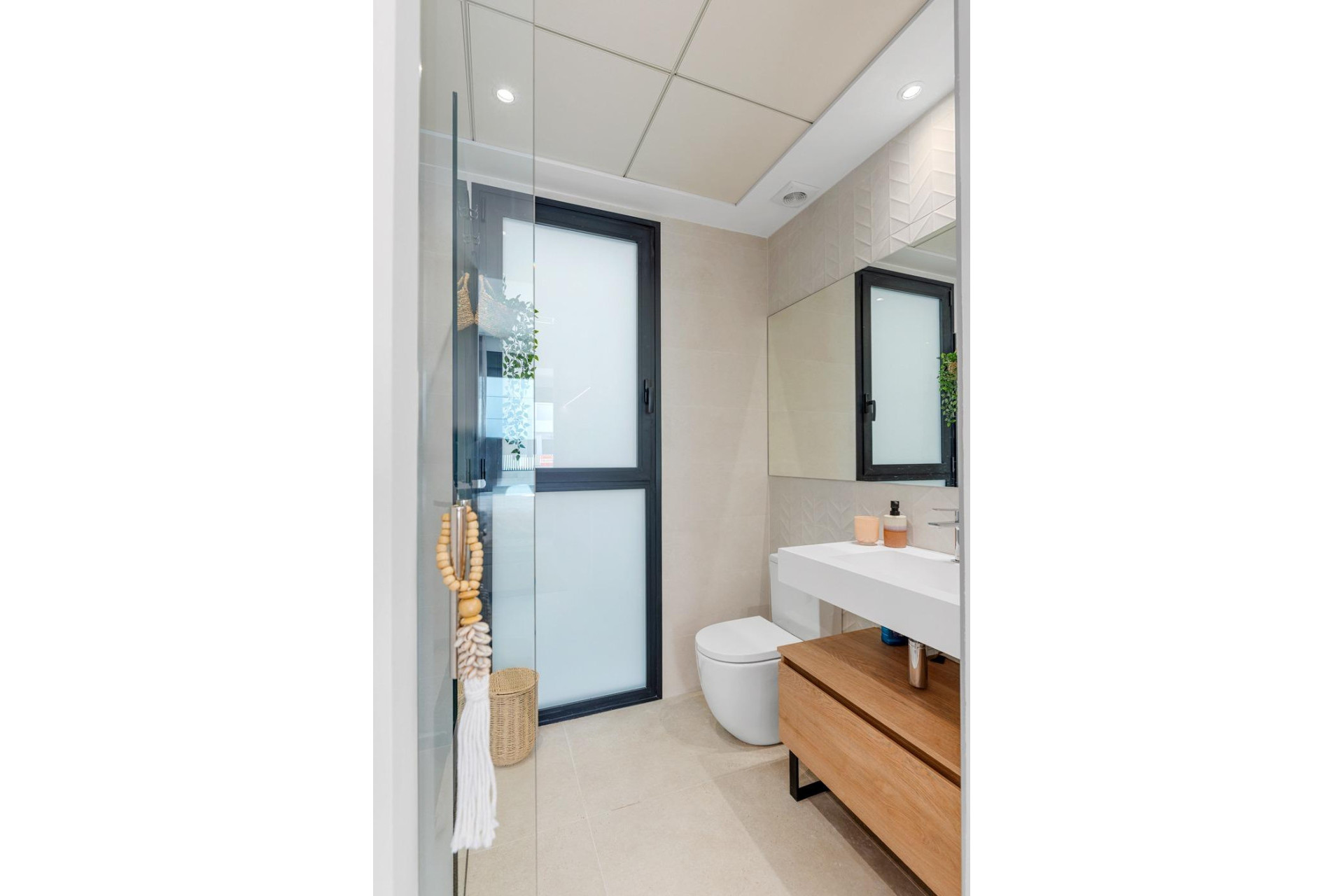 Новое здание - Town House -
Dolores - Sector 3