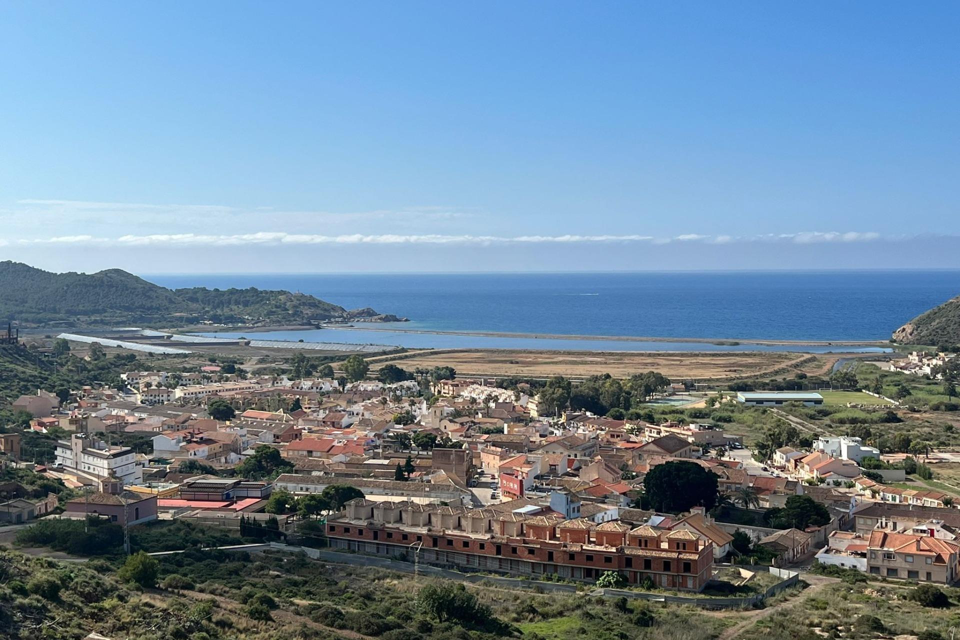 Новое здание - Town House -
La Union - centro