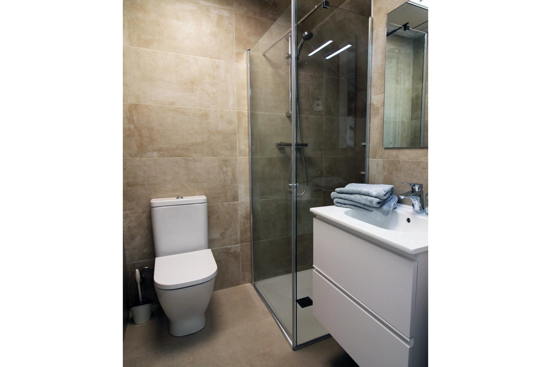 Новое здание - Town House -
Pilar de la Horadada - parque Andromeda