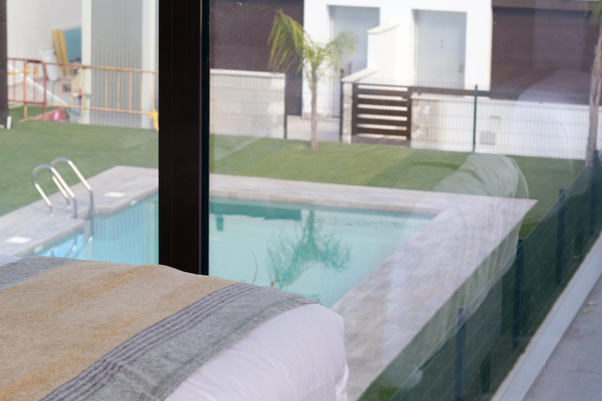 Новое здание - Town House -
Pilar de la Horadada - parque Andromeda