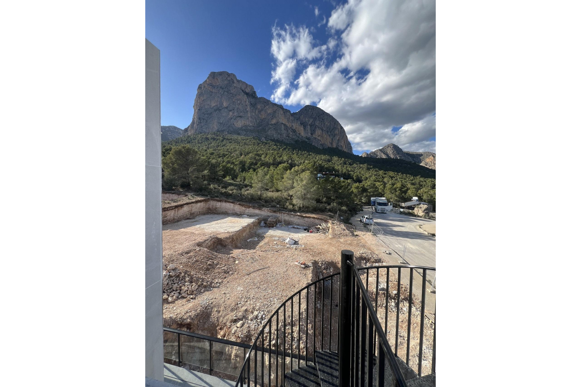 Новое здание - Town House -
Polop - PAU1