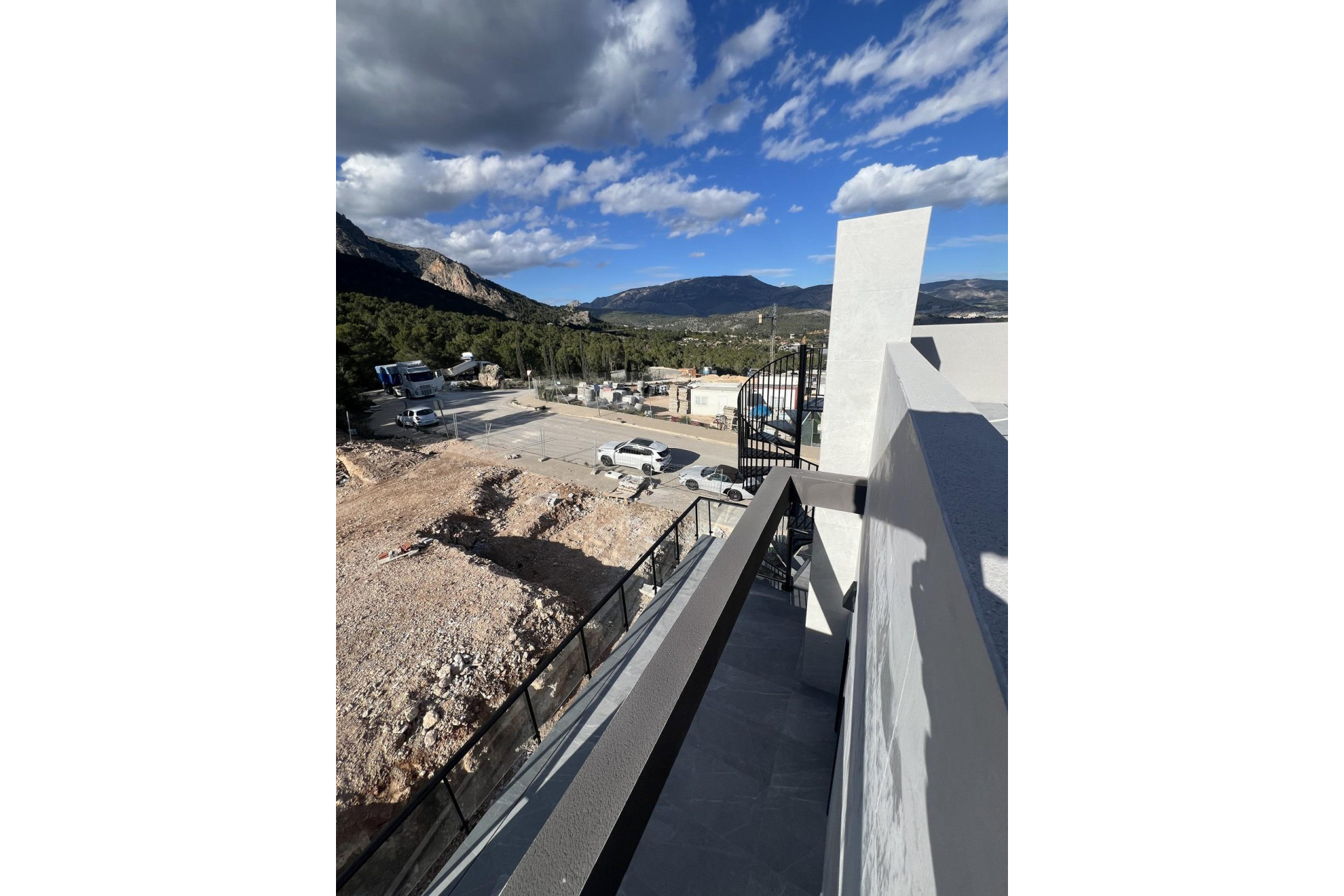 Новое здание - Town House -
Polop - PAU1