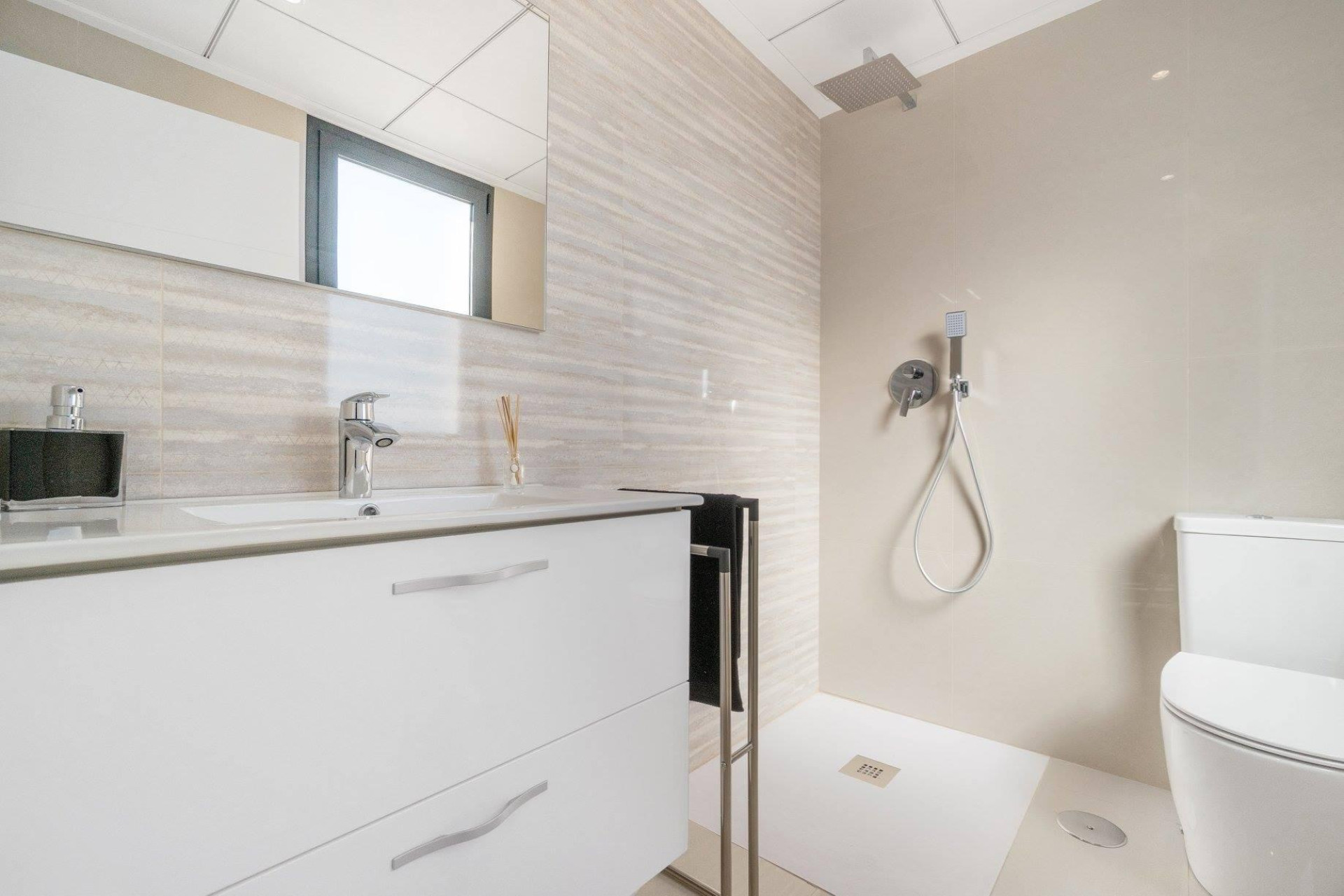 Новое здание - Villa -
Los Montesinos - La Herrada