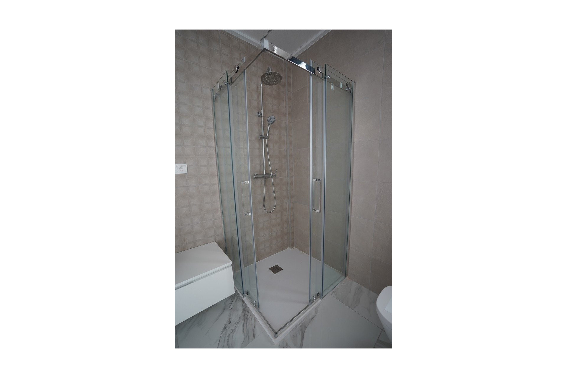 Новое здание - Villa -
Polop - La Alberca