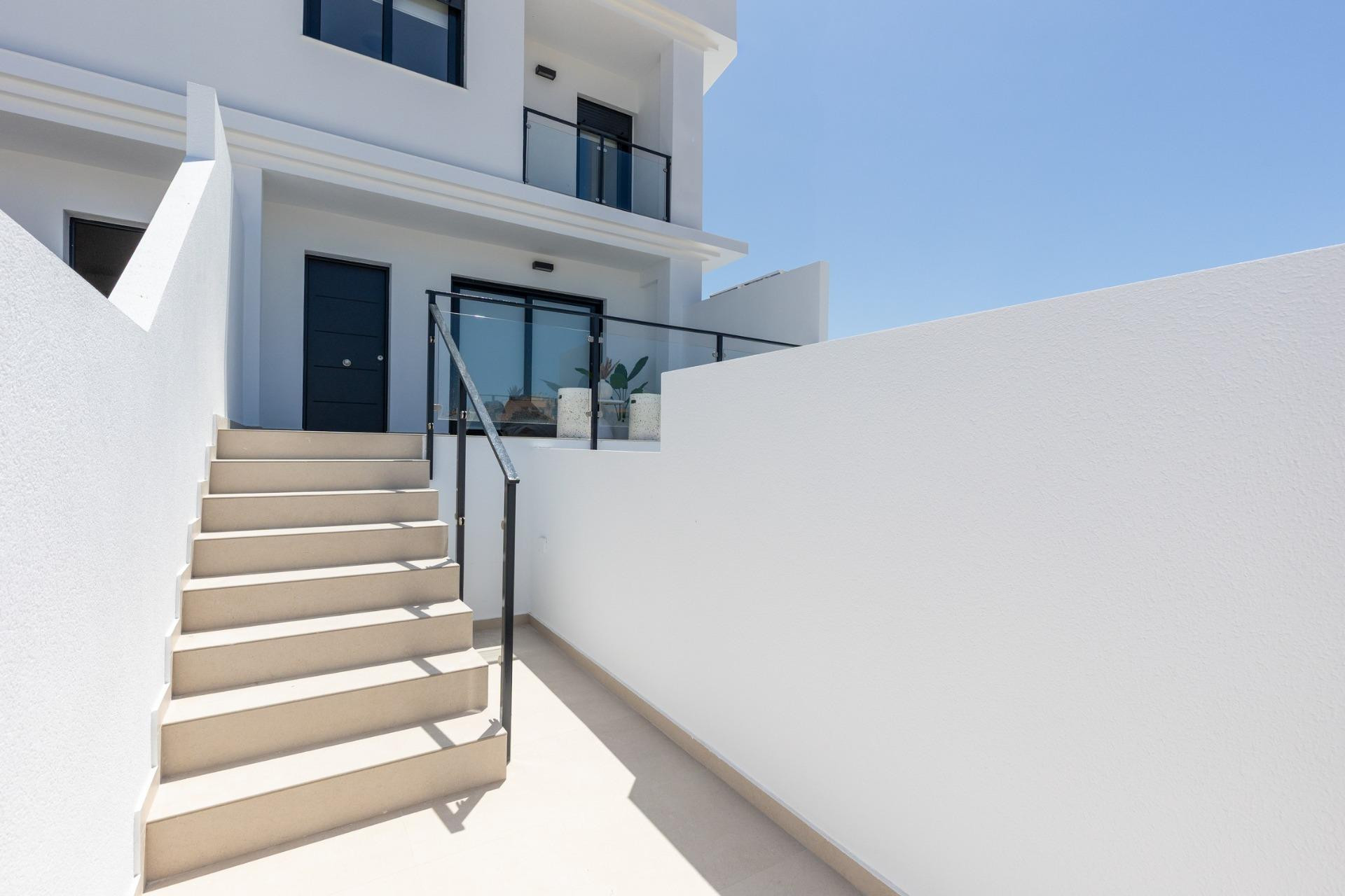 Новое здание - Villa -
Rafal - pueblo