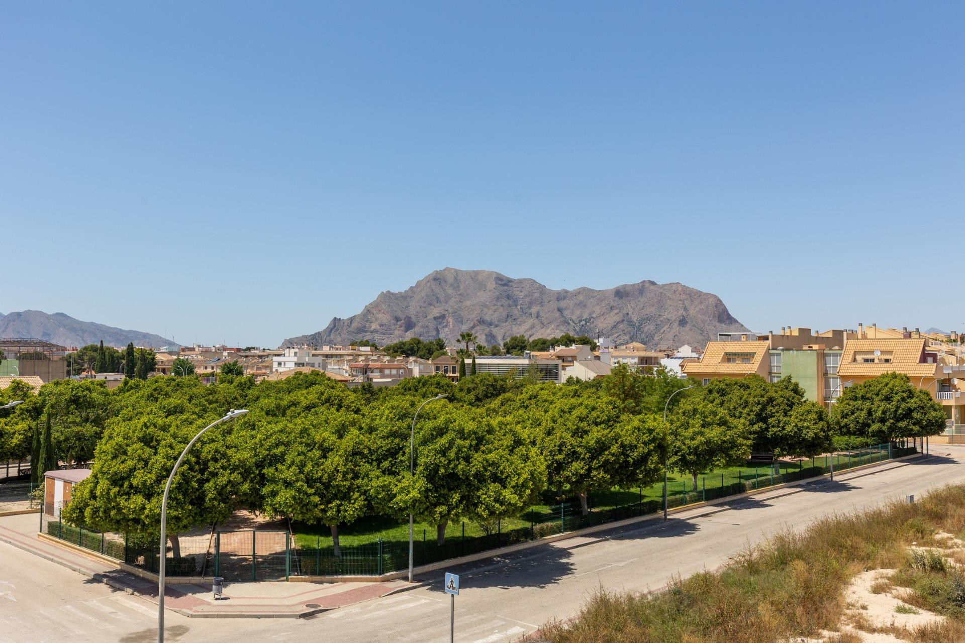 Новое здание - Villa -
Rafal - pueblo