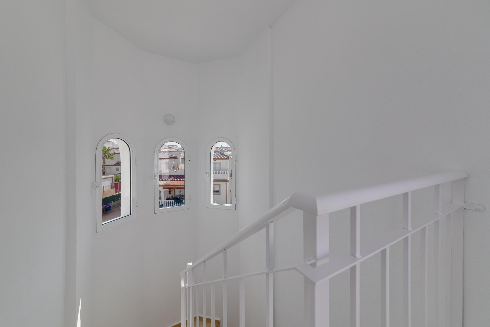 Новое здание - Villa -
San Fulgencio - El Oasis