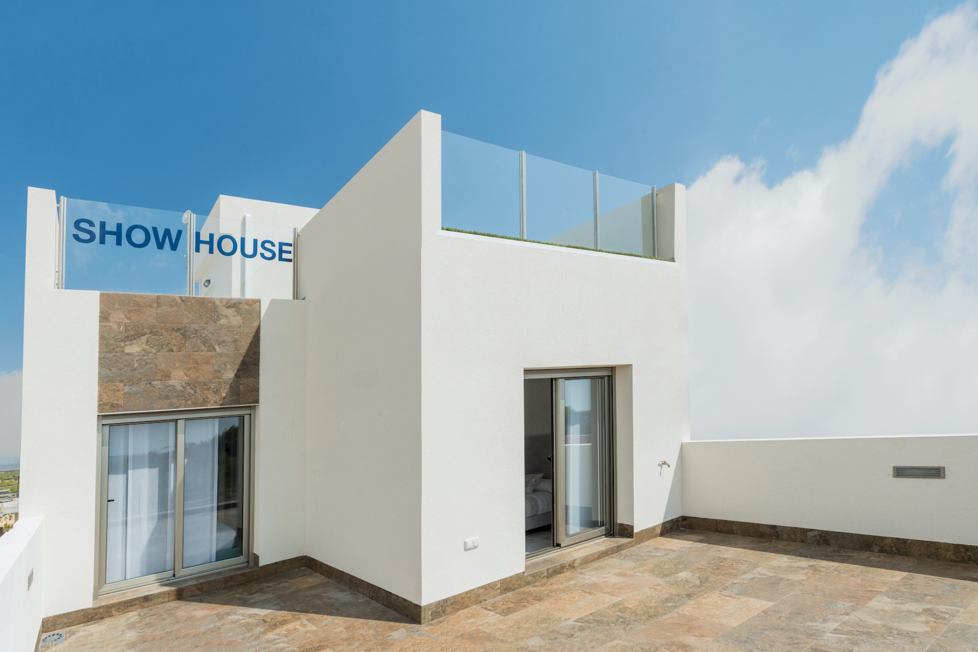 Новое здание - Villas -
Orihuela - 03189