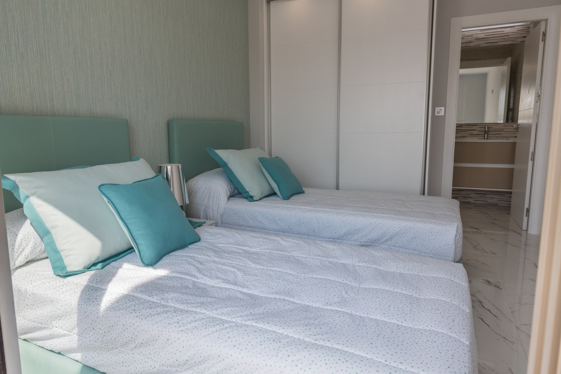 Новое здание - Villas -
Orihuela - 03189