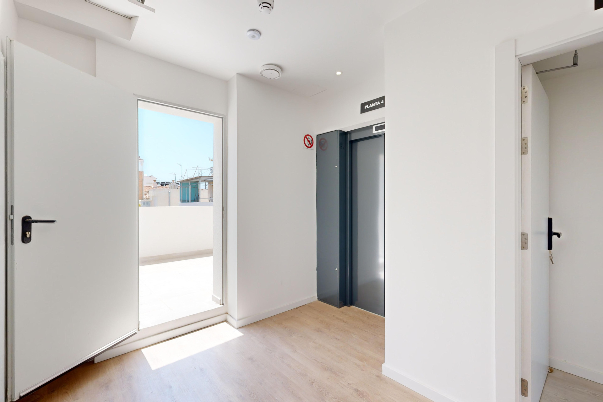 Obra nueva - Apartamentos -
Benidorm