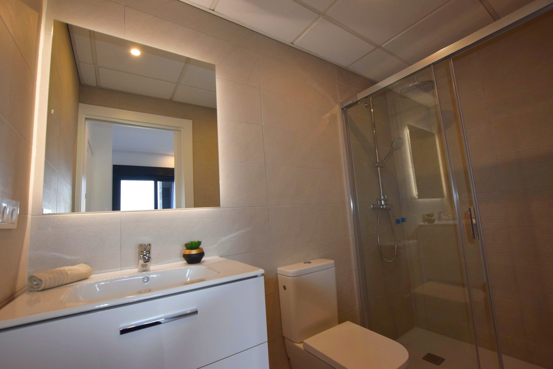 Obra nueva - Apartamentos -
Torrevieja - 03188