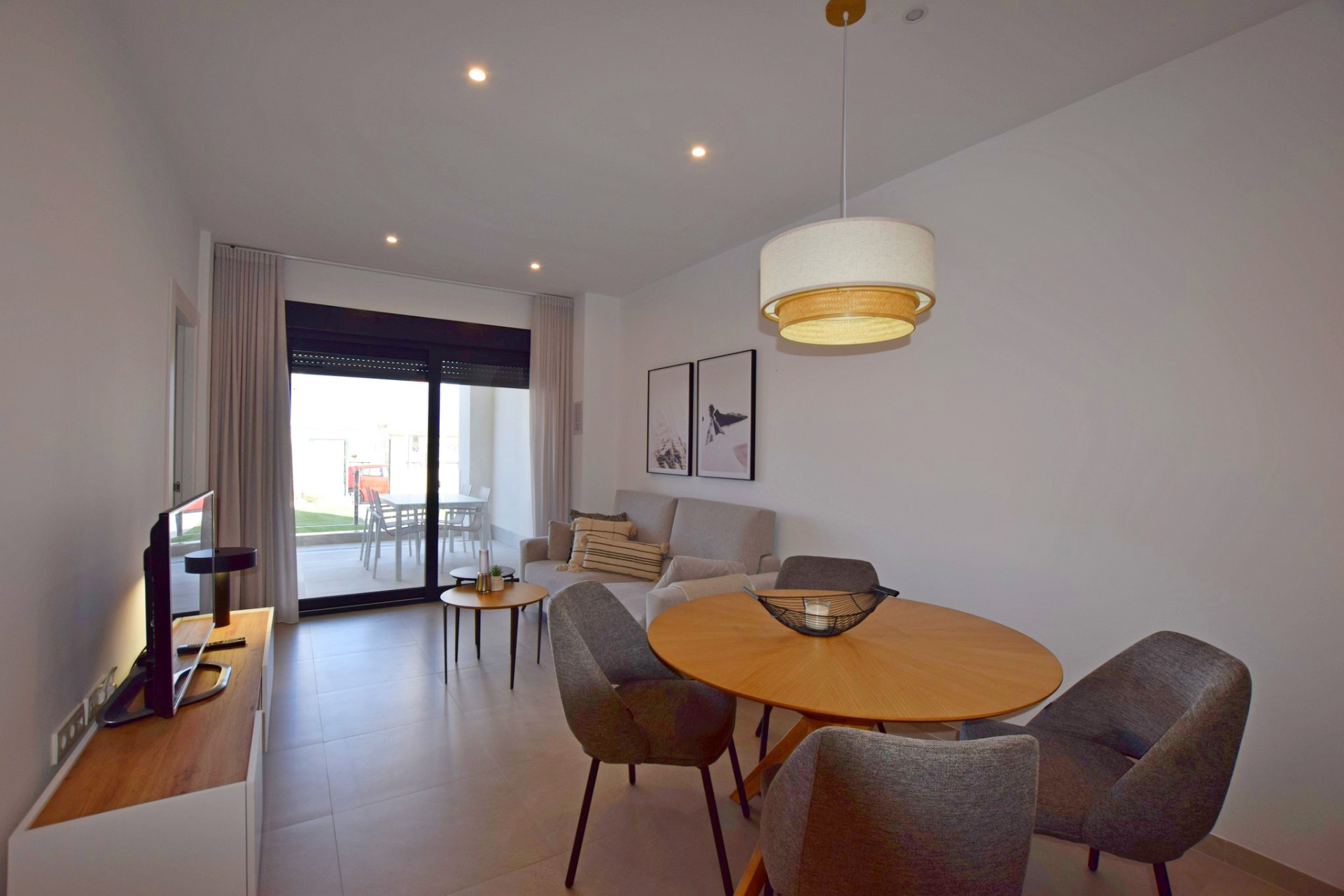 Obra nueva - Apartamentos -
Torrevieja - 03188