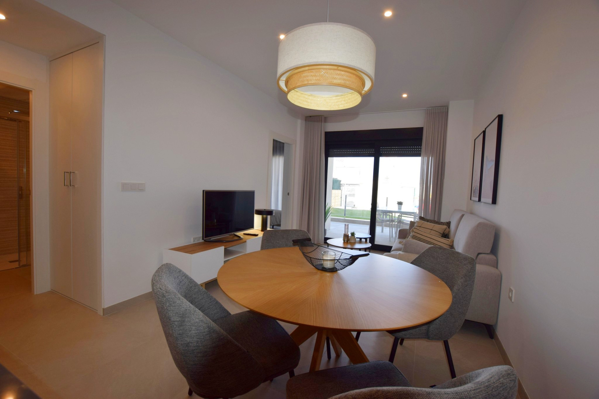 Obra nueva - Apartamentos -
Torrevieja - 03188