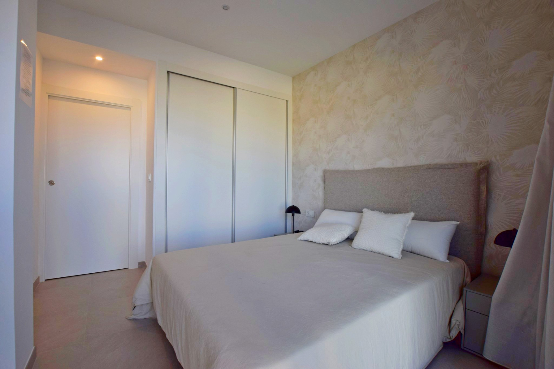 Obra nueva - Apartamentos -
Torrevieja - 03188