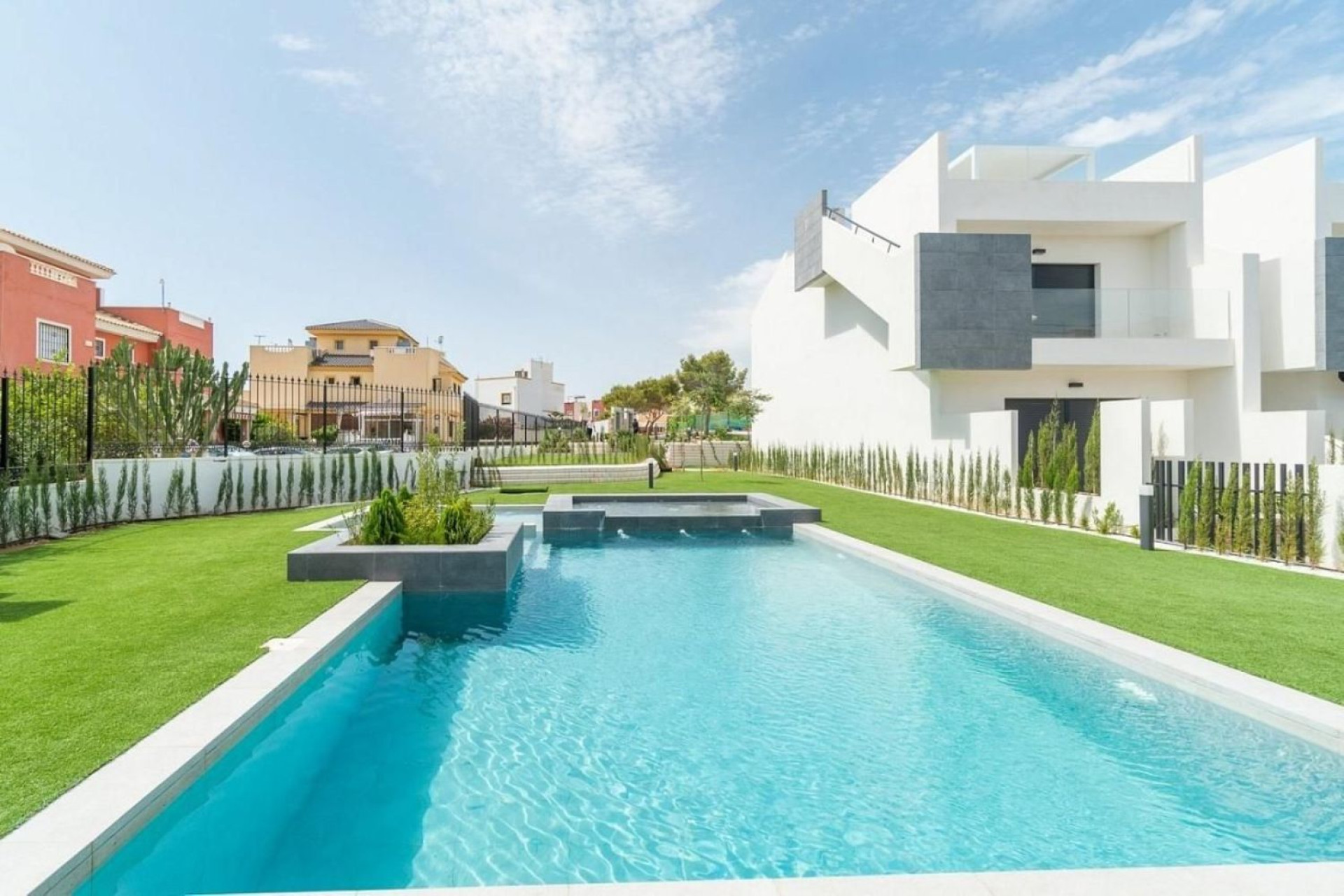 Obra nueva - Bajos -
Torrevieja - 03186