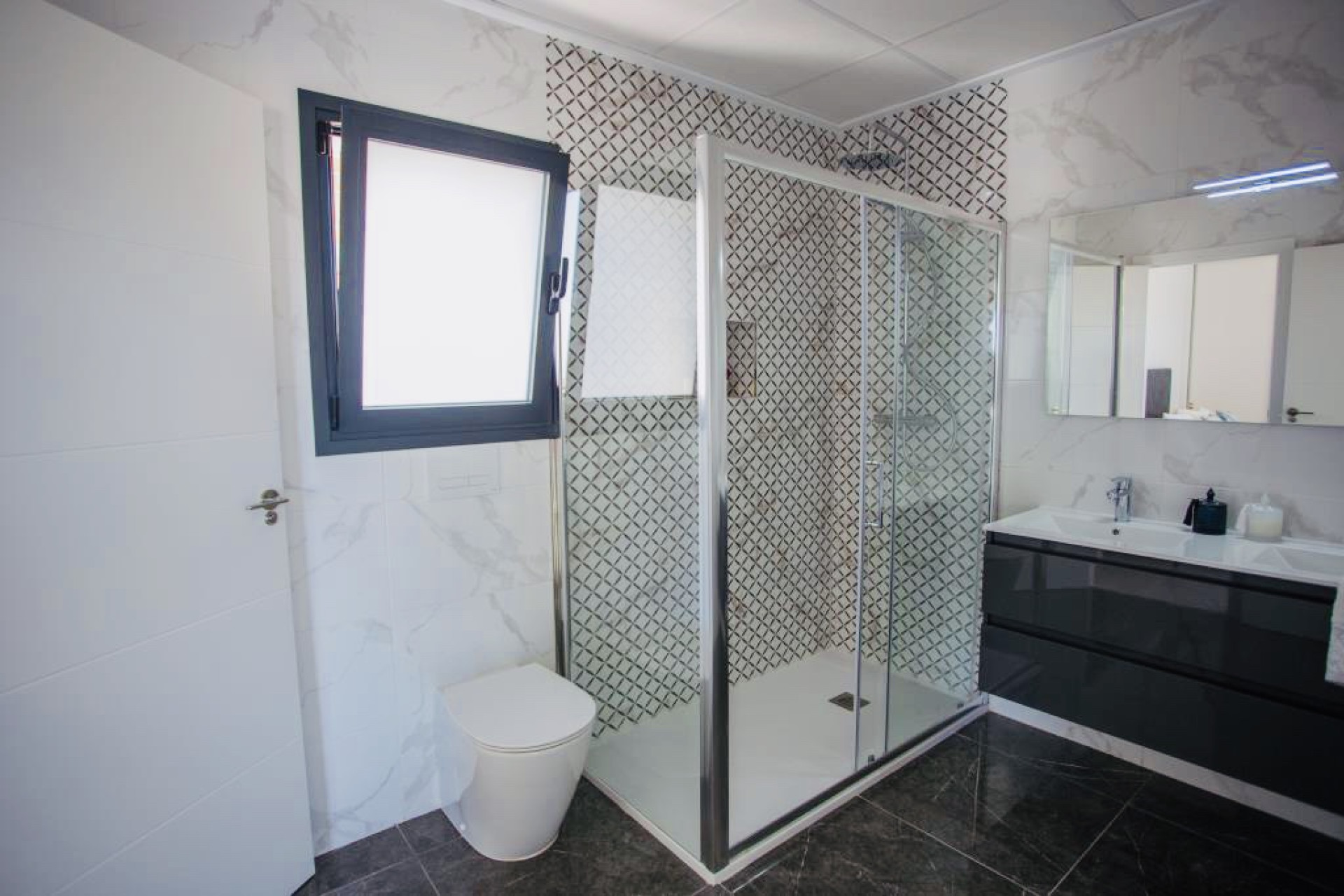 Obra nueva - Chalet independiente -
Los Montesinos - 03187