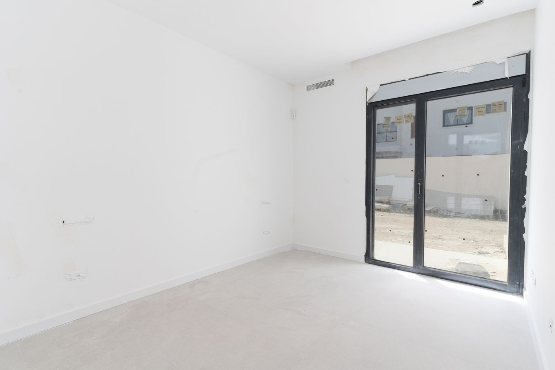 Obra nueva - Chalet independiente -
Orihuela - Calle Los pirineos, 23