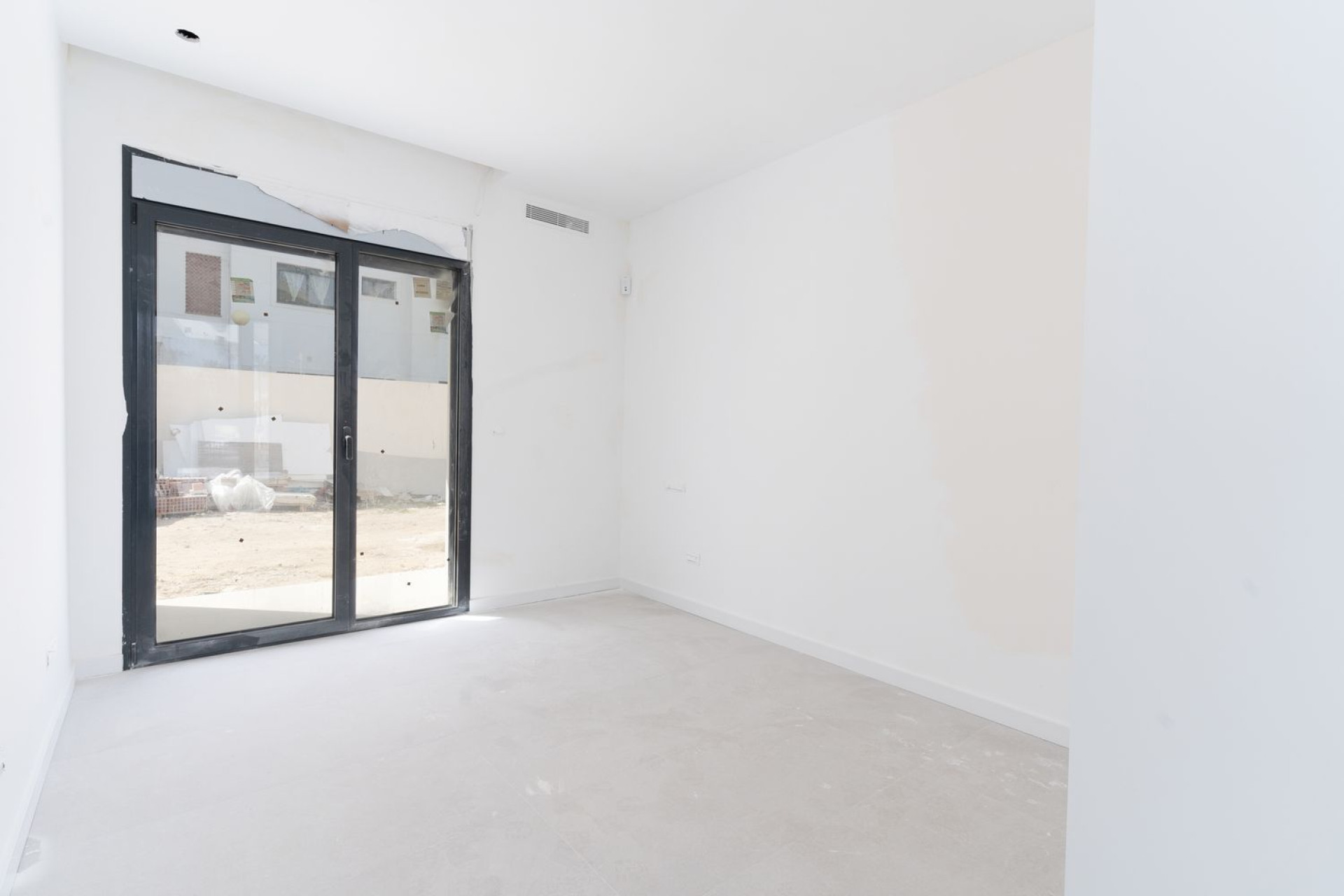 Obra nueva - Chalet independiente -
Orihuela - Calle Los pirineos, 23
