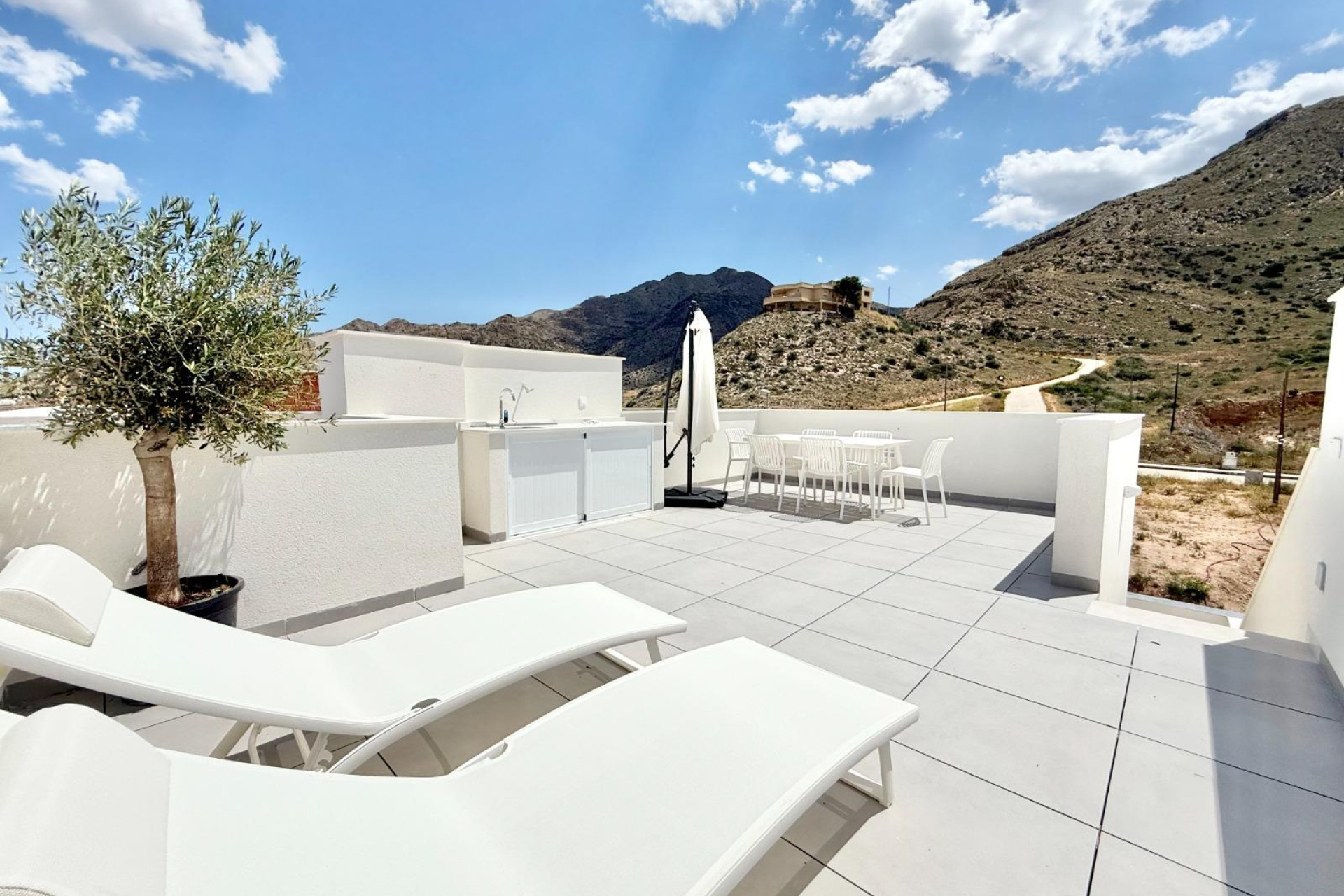 Obra nueva - Town House -
Cox - San Fernando