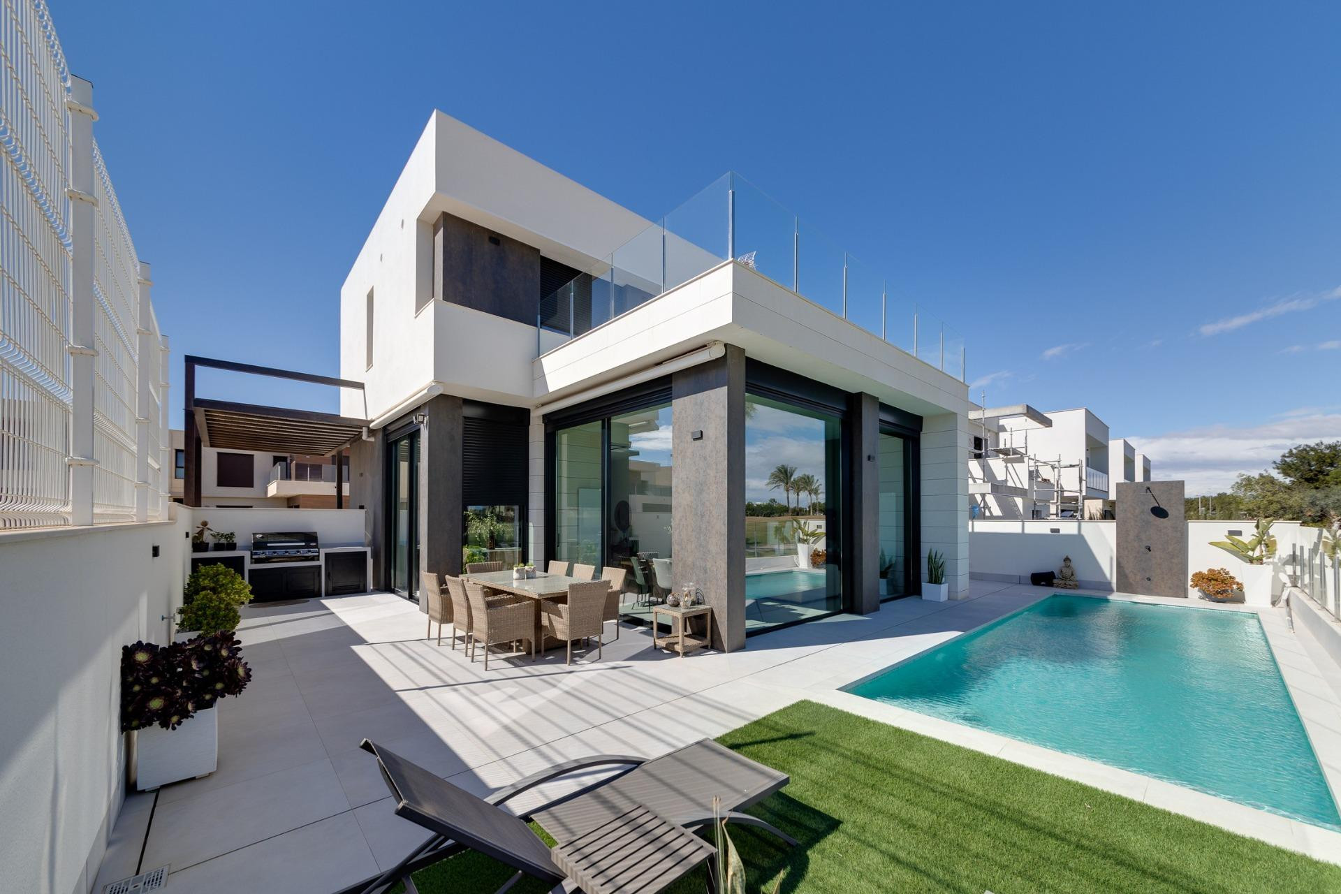 Obra nueva - Villa -
Pilar de la Horadada - Roda Golf