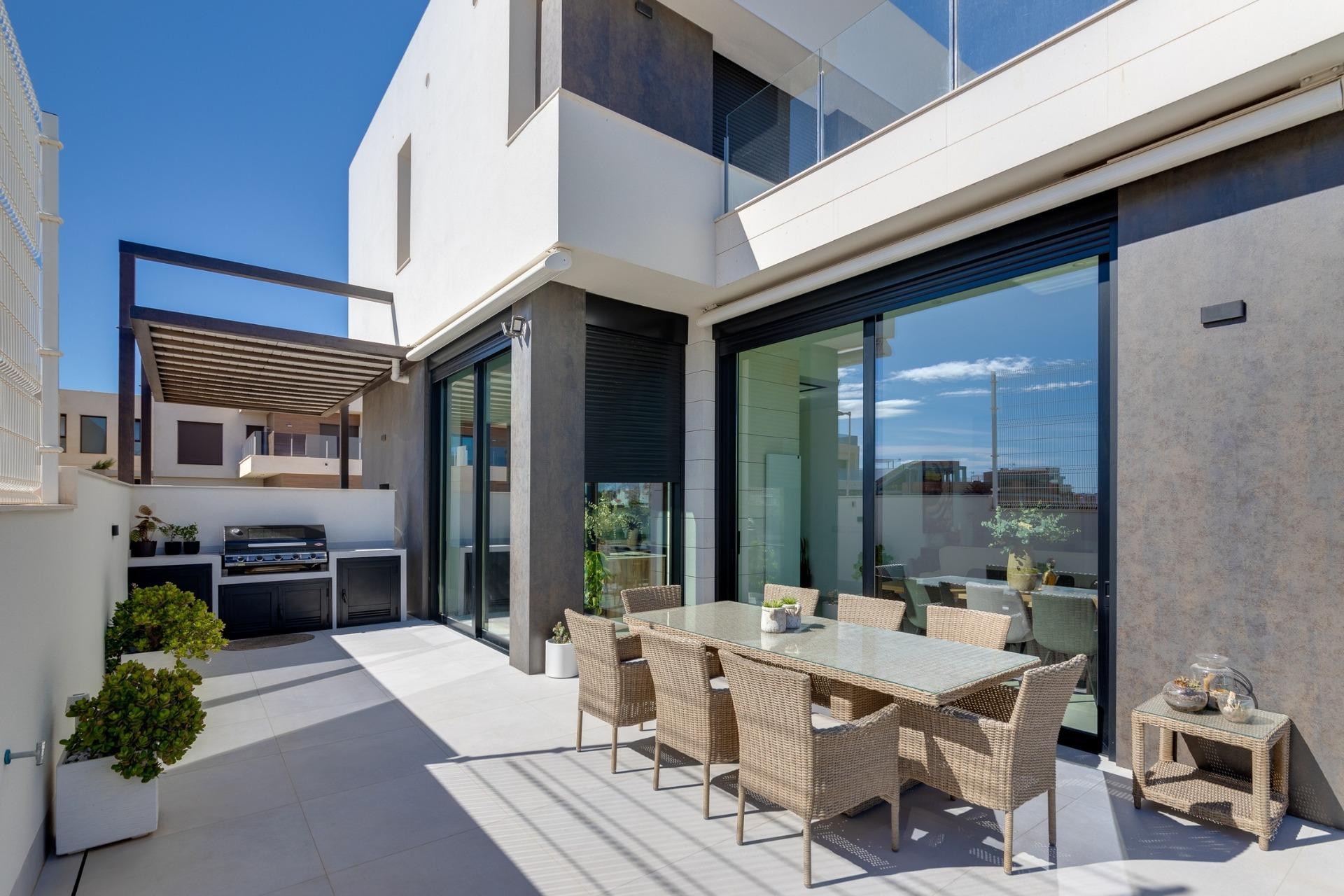 Obra nueva - Villa -
Pilar de la Horadada - Roda Golf