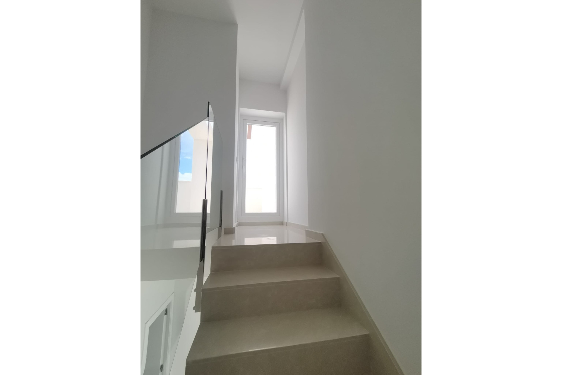 Obra nueva - Villas -
Rojales