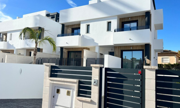 Villa - Alquiler a corto plazo - Benferri -
                Benfis Park