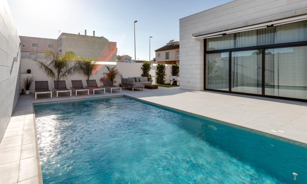 Villa - Alquiler a corto plazo - Pilar de la Horadada -
                Pilar de la Horadada