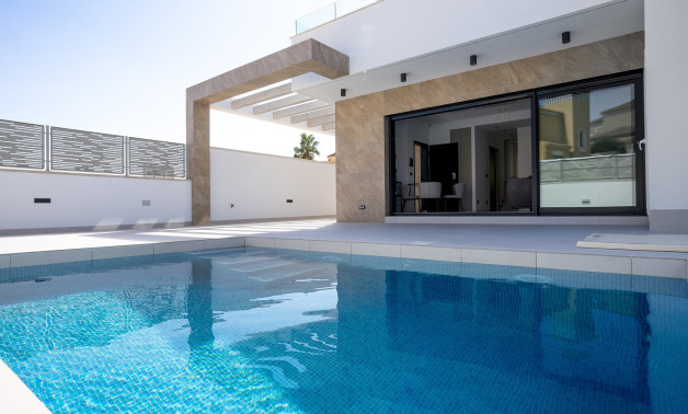 Villas - Obra nueva - San Miguel de Salinas -
                03189
