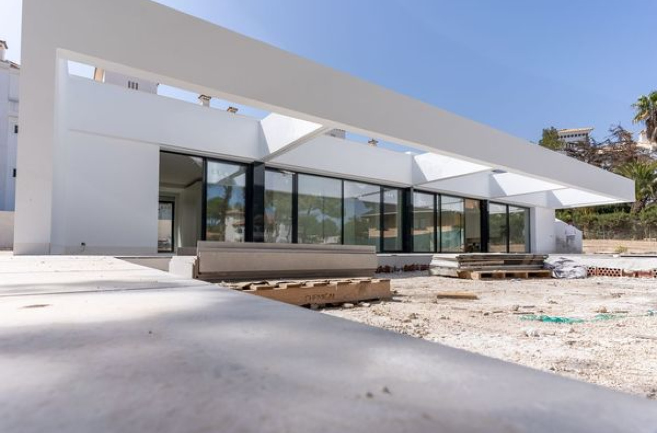 Obra nueva - Chalet independiente -
Orihuela - Calle Los pirineos, 23