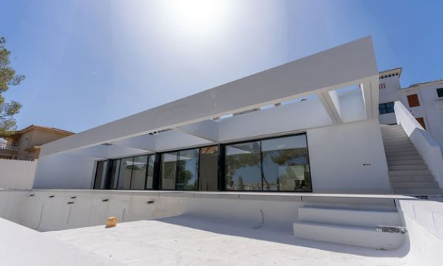 Obra nueva - Chalet independiente -
Orihuela - Calle Los pirineos, 23