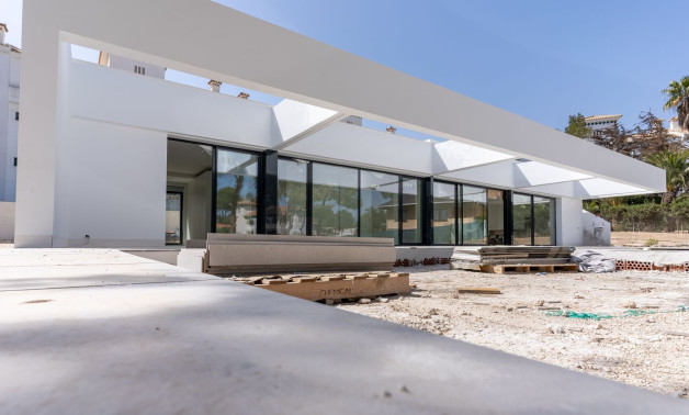 Obra nueva - Chalet independiente -
Orihuela - Calle Los pirineos, 23