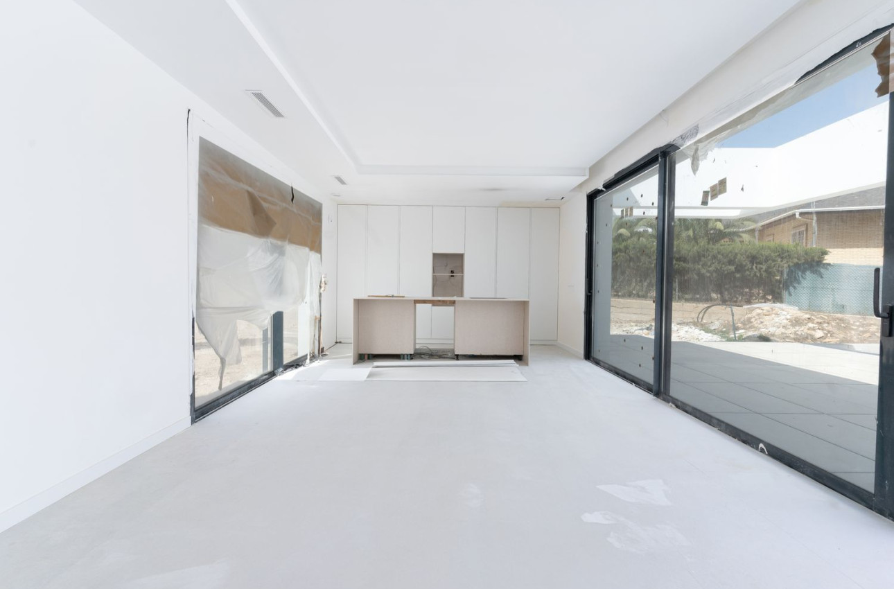 Obra nueva - Chalet independiente -
Orihuela - Calle Los pirineos, 23